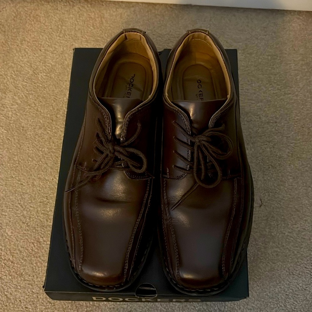 Men's Dockers Brown Dress Shoes size 10
